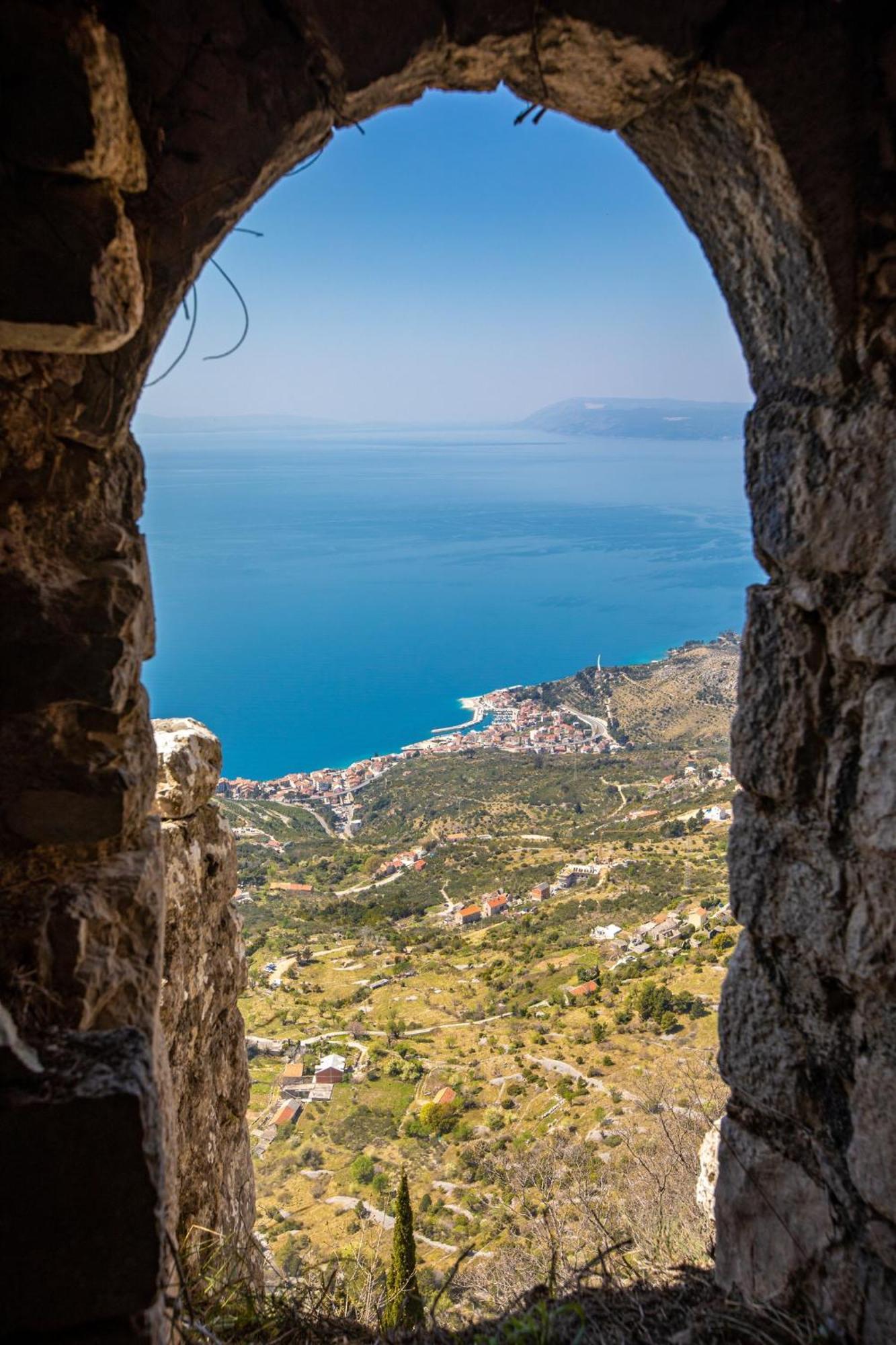 File Five Podgora