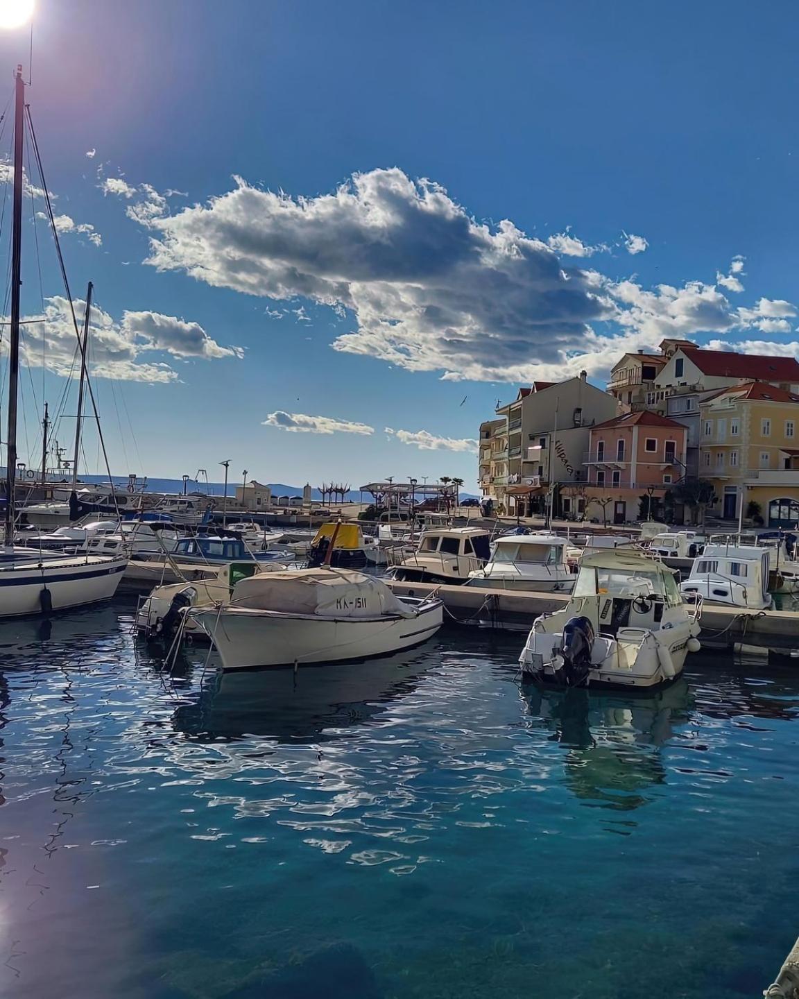 File Five Podgora